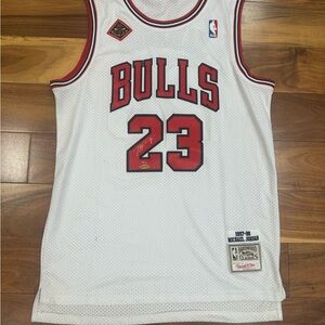 chicago bulls micheal jordan number 23 jersey